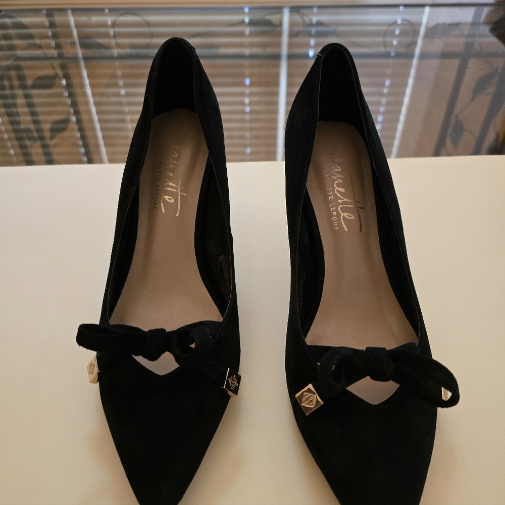 Nanette Lepore Black Suede Pointed  Spike Heels w/Bow Accents, Sz 8